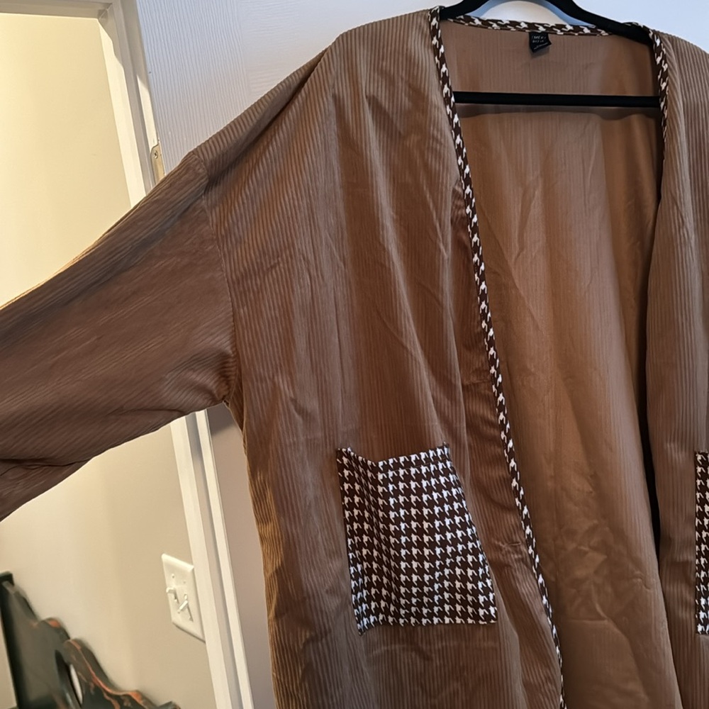 Lightweight jacket - Picture 2 of 4